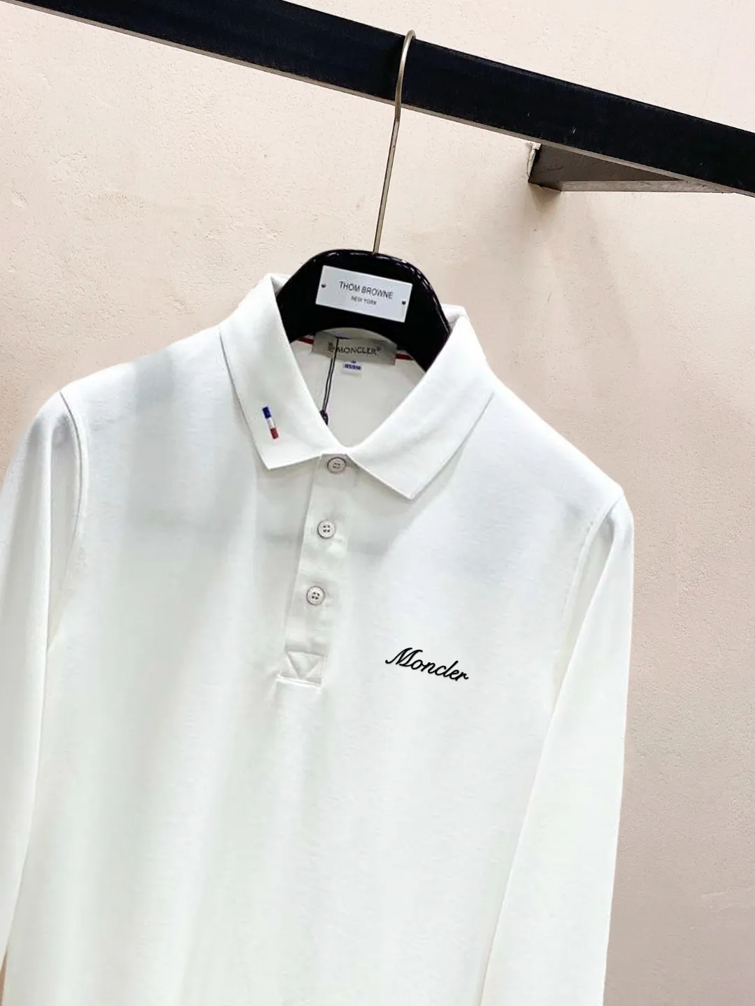 New Arrival Polo ！Classic ，Premium ！ ， ，Quality / ， ！ 100% ， ，Breathable ， ！ Classic LOGO ， ，LOGO ， ， Classic ！ ， ， LOW ， Versatile Polo ！ ：Black White Blue Size：M-3XL